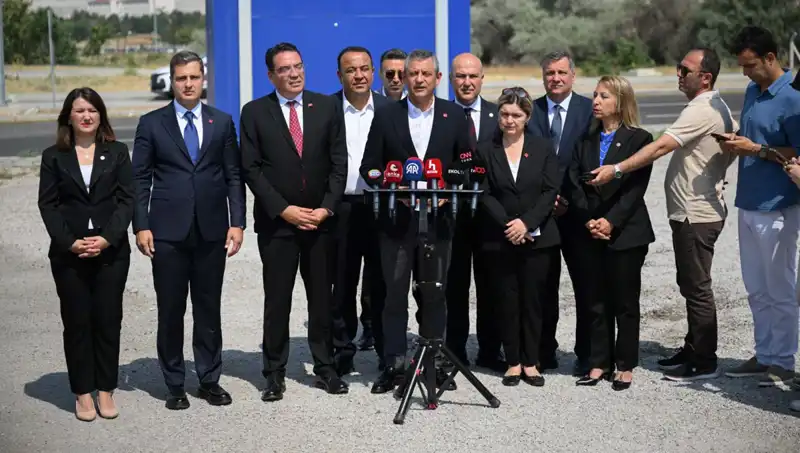 Özgür Özel TUSAŞ'ı Ziyaret Etti: Yerli Savunma Sanayine Dikkat Çeken Mesajlar