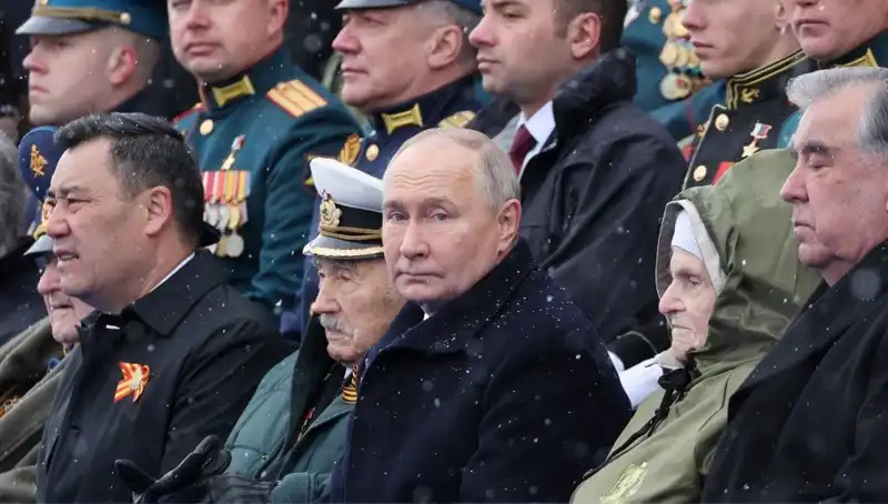 Rus Ordusu Genişliyor: Putin'den Tarihi Askeri Güçlendirme Çağrısı