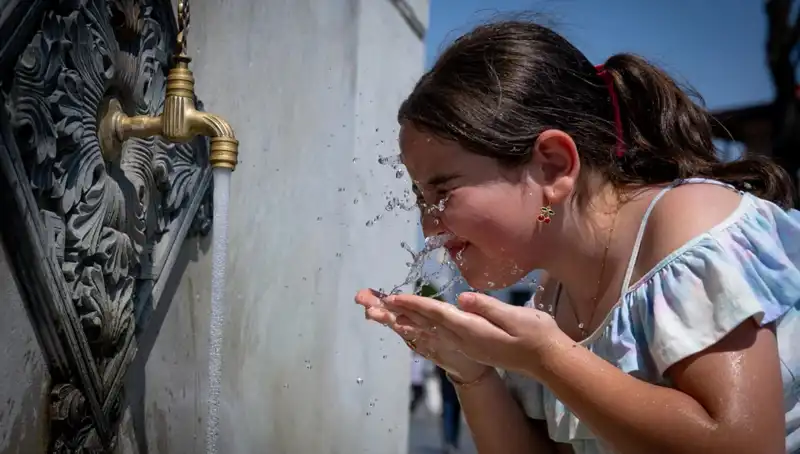 Türkiye’nin 16 Şehrinde Rekor Sıcaklık: 40 Dereceyi Geçen Günler!