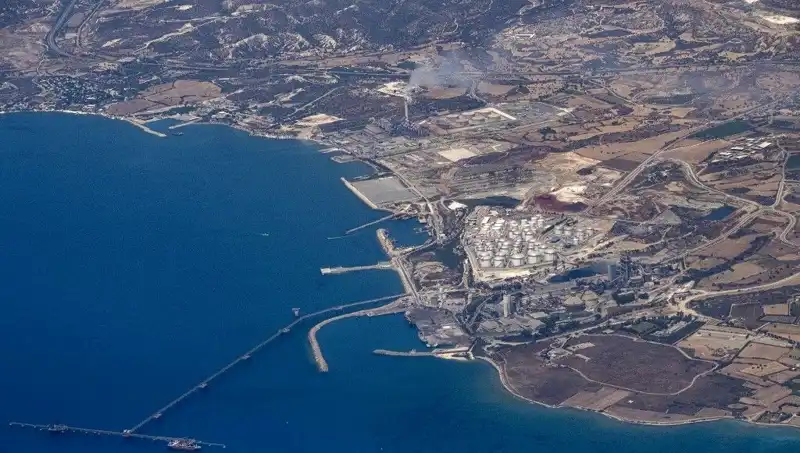 ABD'nin Silah Taşıyan Gemisi, İsrail'e Gidiyor: Limasol'a İlk Durağı