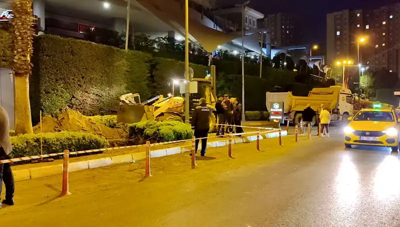 Doğalgaz Paniği: AVM Girişinde Yaşanan Korkutan Olay