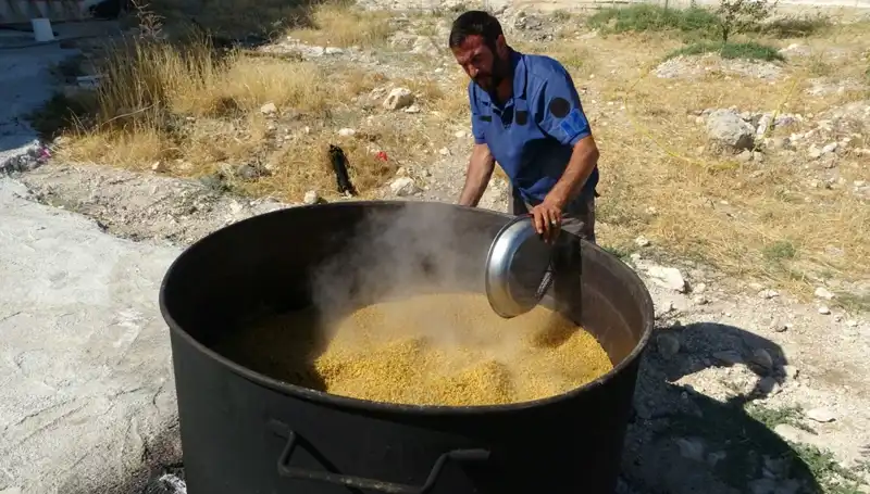 Her Yıl Geleneksel Festivallerle Kazanlar Kaynamaya Başladı