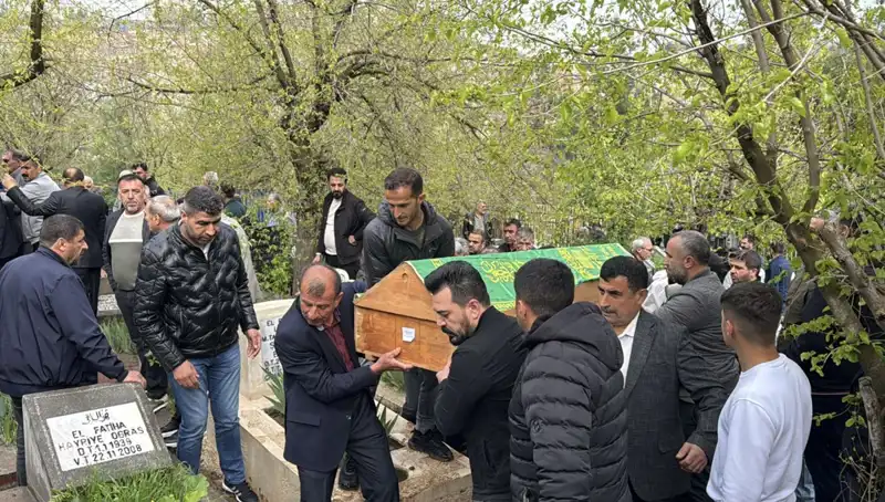 Karabük'teki Trafik Kazasında Hayatını Kaybedenler Diyarbakır’da Son Yolculuklarına Uğurlandı