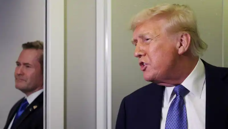Trump'ın Hatası: Planları Sızdırarak Waltz'ı Görevden Aldı!
