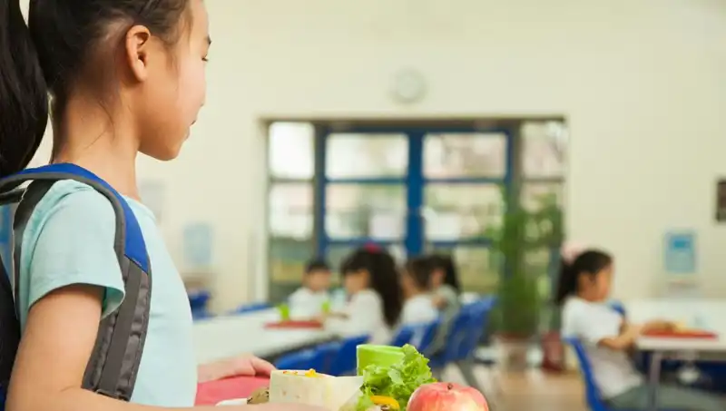 İspanya'da Obeziteyle Mücadele: Yağlı Yiyecekler Restoran Menülerinden Çıkarılıyor