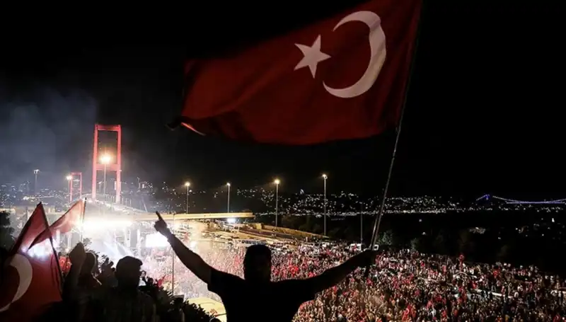 En Uzun Gece: 15 Temmuz Destanı Külliye’de Sahneleniyor!
