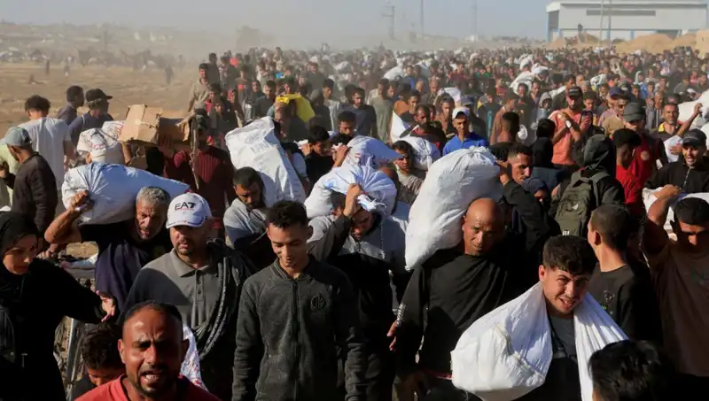 İsrail Ordusu Han Yunus'a Kuşatma Başlattı: Stratejik 15 Kilometrelik Koridor Açıldı