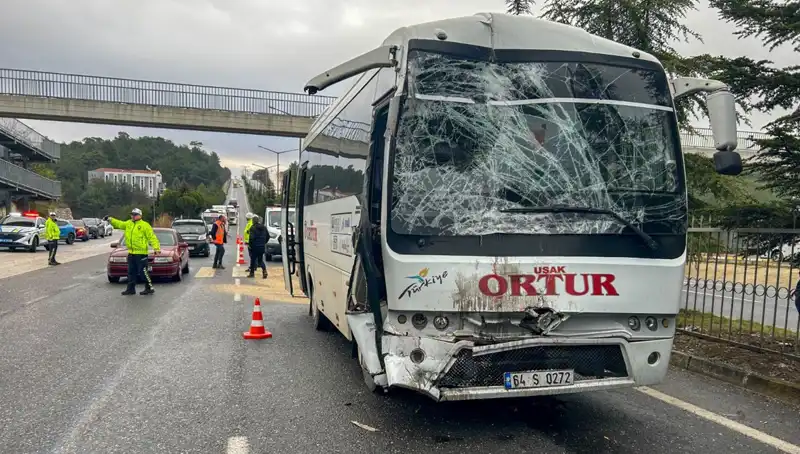 Uşak'ta İşçi Servisleri Çarpıştı: Yaralıların Sayısı Tedirgin Ediyor