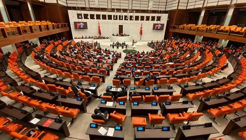 Emekli İkramiyesinde Tarihi Artış: TBMM'de İlk 4 Madde Kabul Edildi!