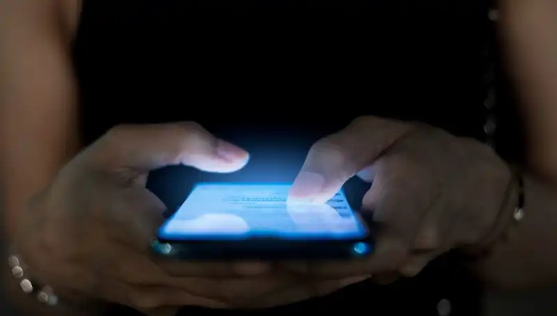 Narsisizmin Gizli Belirtisi: Telefon Alışkanlıkları Üzerine Şok Edici Gözlemler