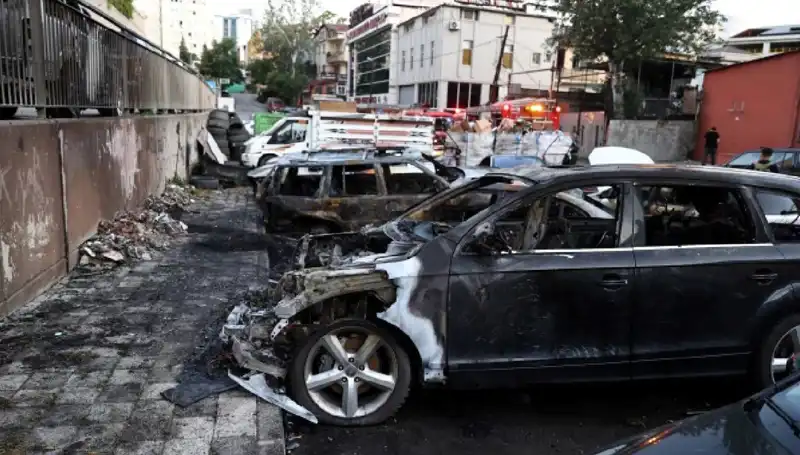 Sanayide Tamir Bekleyen Araçlar Kül Oldu: Yangının Nedeni Ne?