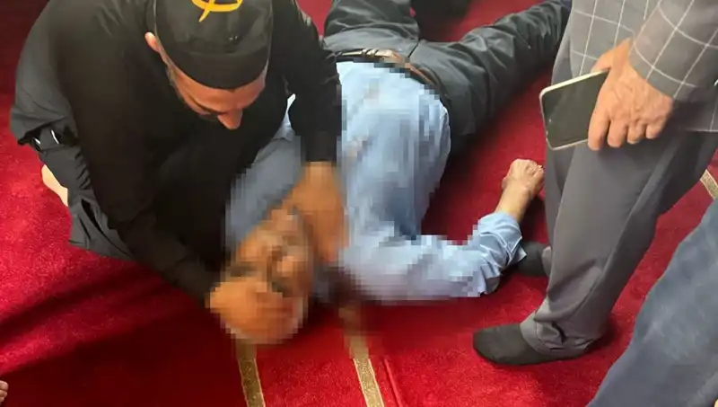 Camide Namaz Kılarken Bıçaklanan Adamın Dramı: O Anlar Nasıldı?