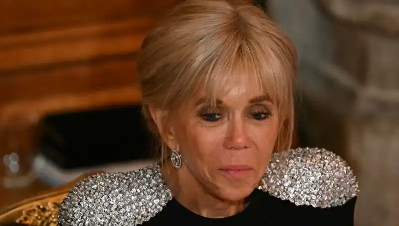 First Lady Davasında Şok Gelişme: "Erkek Olarak Doğdu" İfadesine Beraat