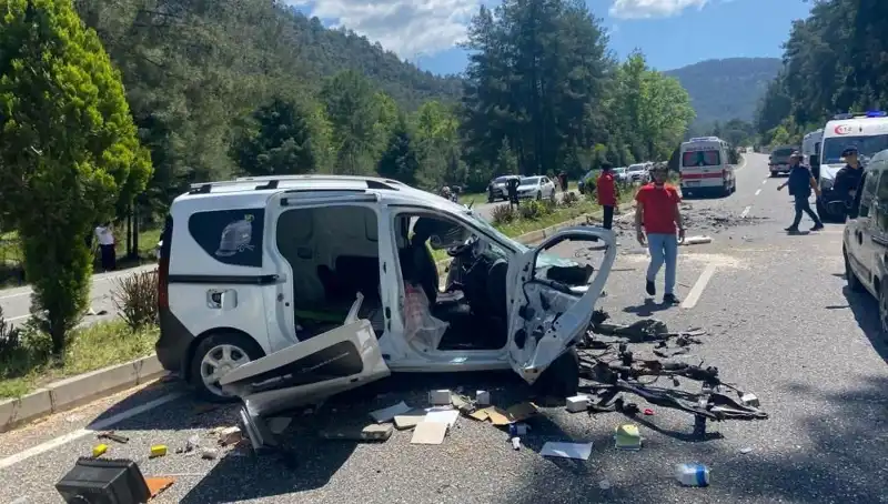 Marmaris'te Feci Kaza: Hayatını Kaybedenler Ve Yaralılar