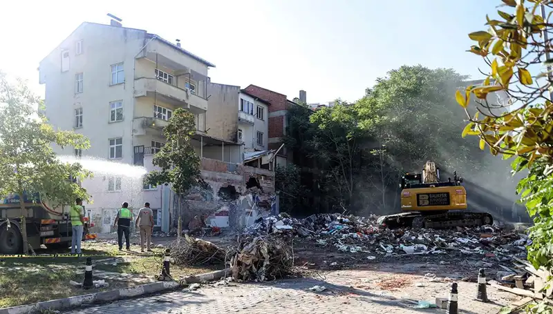 Sındırgı'da Deprem Fırtınası: Artçılar Hızla Devam Ediyor!