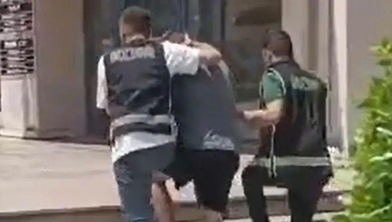 Sahte Dolarla Alışveriş Yapan Turistlerin Sınır Dışı Edilmesi Olayı