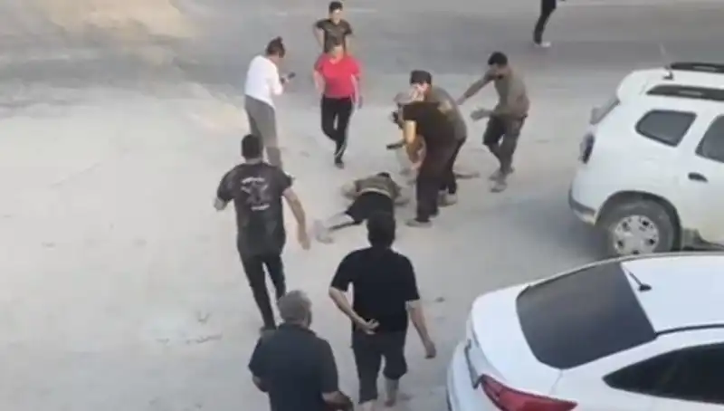 Hatay'da Kavga Faciası: Herkesin Gözleri Önünde Bir Can Aldı!