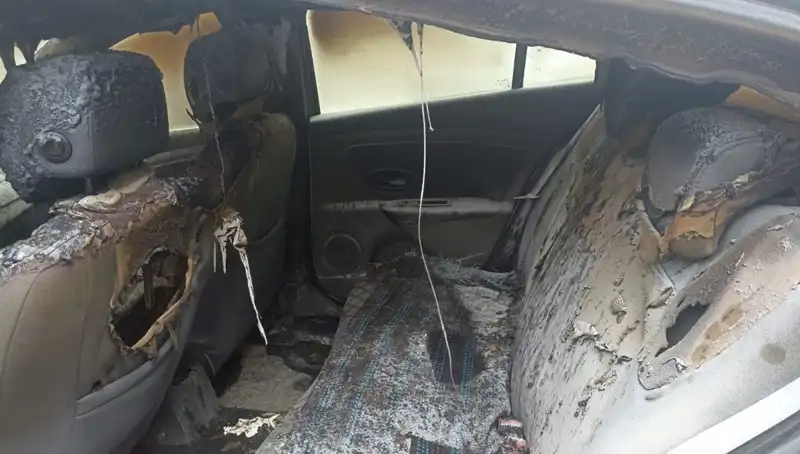 Esenyurt'ta Tehdit ve Şantaj: İstenilen Cevap Gelmeyince Araba Alev Alev Yanıyor!