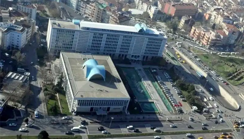İstanbul Büyükşehir Belediyesi Soruşturmasında Gizemli "Enderun" WhatsApp Grubu İnceleniyor