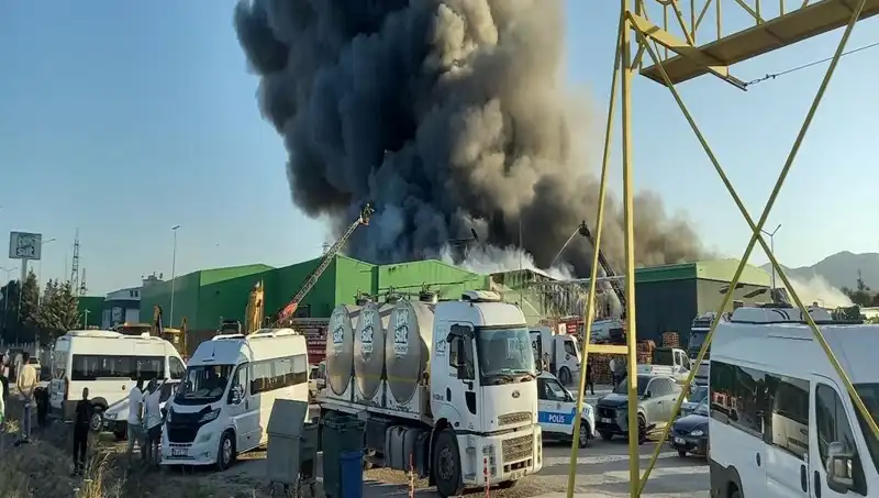 Gönen'deki Fabrika Yangınında İşçi Kimlikleri Belirleniyor: Detaylar Açıklanacak