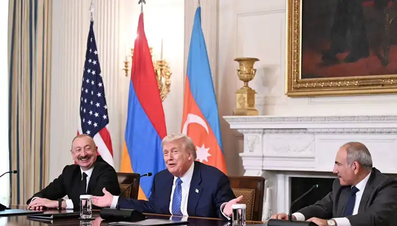 Aliyev'den Ermenistan'a Şaşırtan Çağrı: Anayasa Tartışmaları Derinleşiyor
