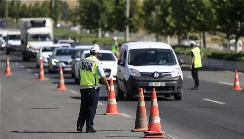 Tüneli Kapatıp Konvoy Yapanlar, Şehirde Neler Oluyor?