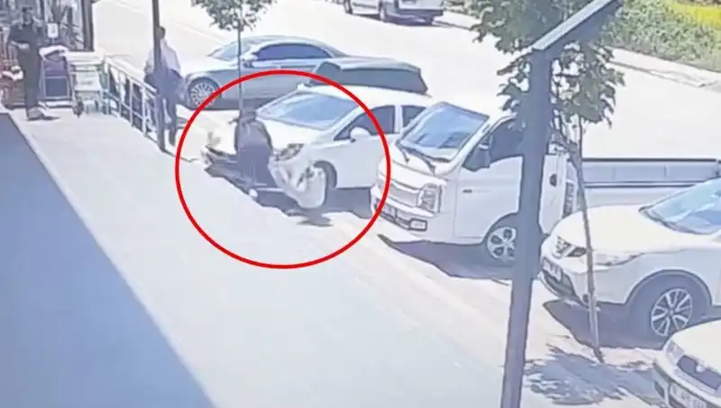 Yalova'da Lise Öğrencisi Aracın Altında Kalarak Hayatını Kaybetti