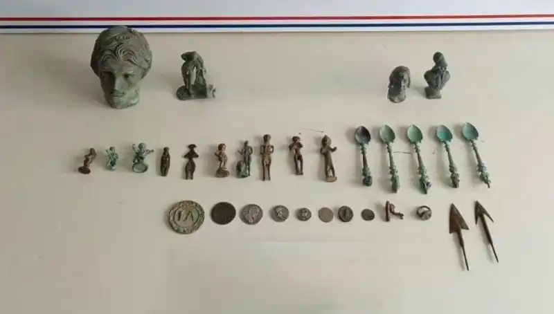 Roma Dönemine Ait Tarihi Eserler Ele Geçirildi: Tarih Tutkunları için Önemli Bir Keşif!