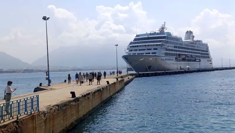 Alanya, ABD'li Turistleri Kruvaziyerle Ağırlıyor: Yeni Bir Turizm Dönemi Mi Başlıyor?