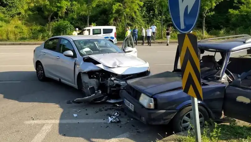Görele'de Şok Eden Kaza: Sürücü Araç Camından Fırladı!