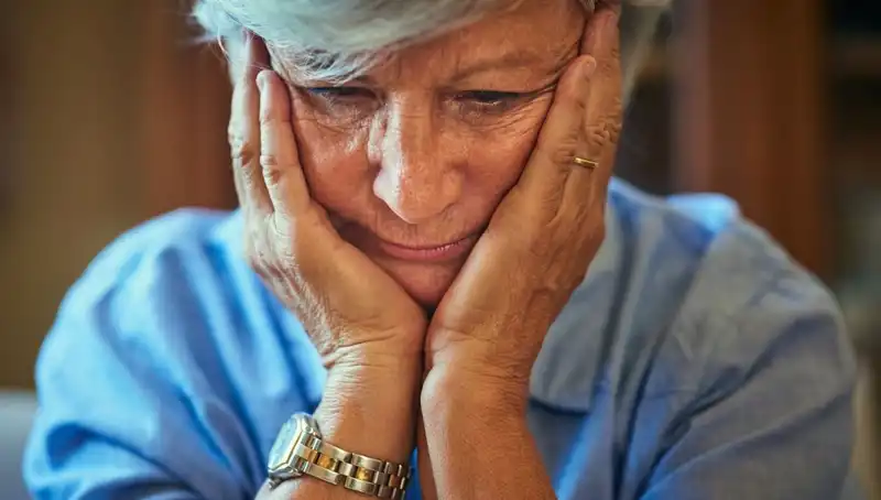 40'lı Yaşlarda Alzheimer Teşhisi: Erken Belirtiler Stresle İlişkilendirildi mi?