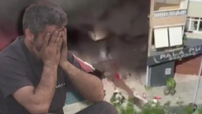 Ataşehir’de Yangın Faciası: İş Yeri Sahibi Gözyaşları İçinde Kalan Hayalini Kaybetti